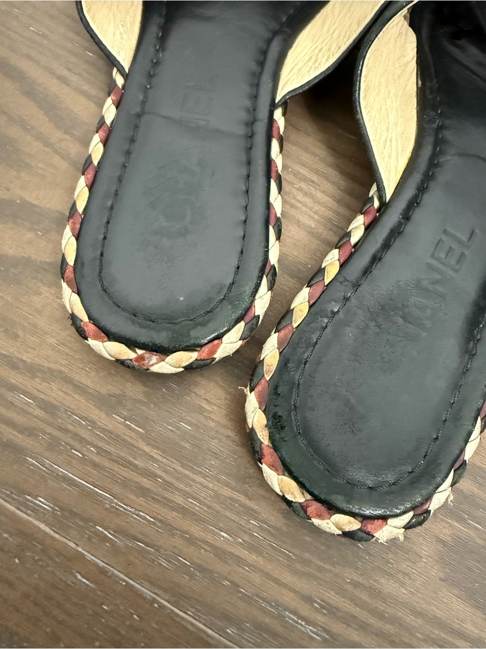 CHANEL Black Leather Cross-Strap Slide Sandals with Braided Trim - Picture 4 of 5